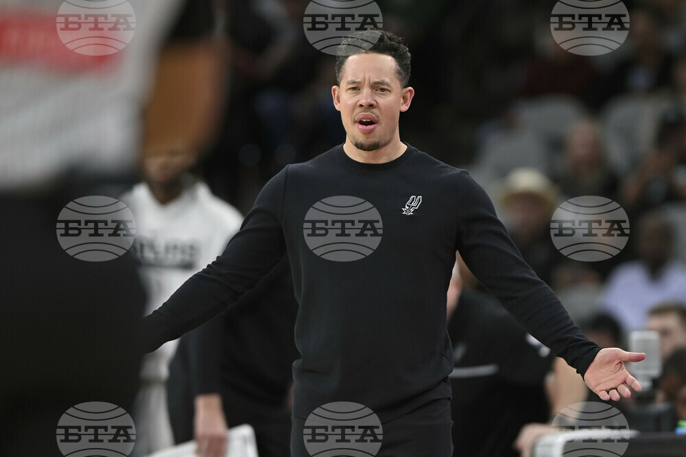 Knicks Spurs Basketball