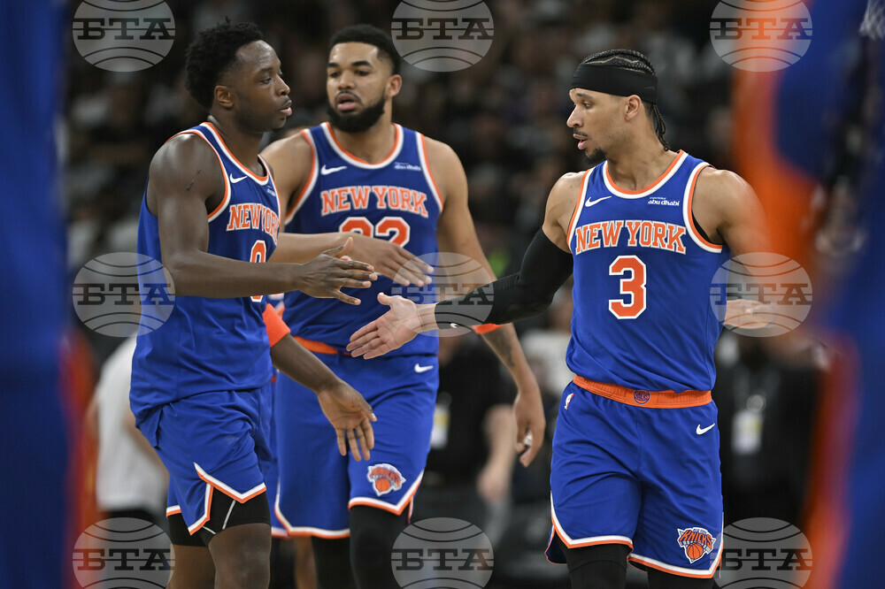 Knicks Spurs Basketball