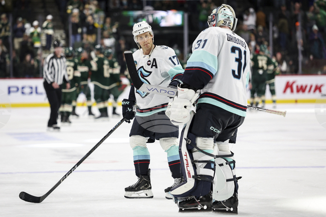 Густавсон с пети мач без допуснат гол за сезона при убедителна победа на Минесота в НХЛ