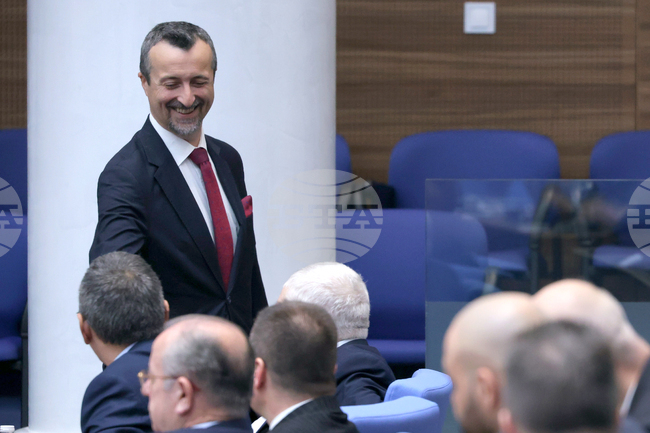 Парламентът обсъжда избора на нов управител на Националната здравноосигурителна каса