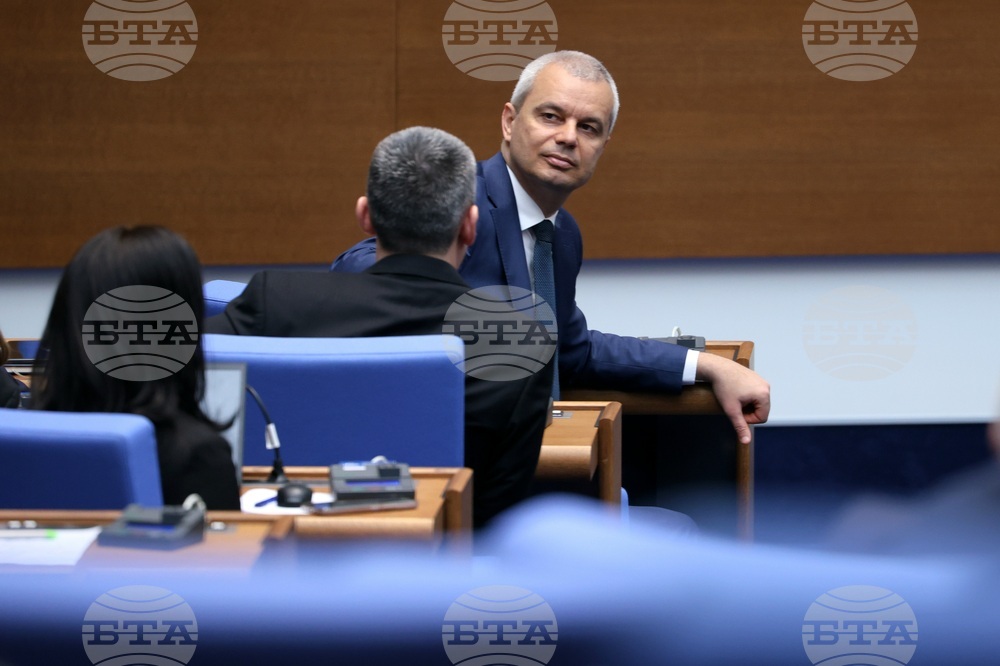 Vazrazhdane MPs Will Not Register for Plenary Sittings, Party Leader Kostadinov Says