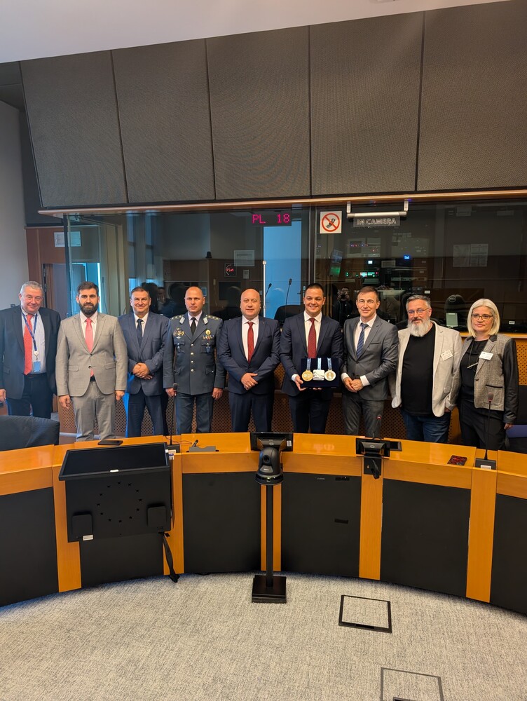 Плувецът Цанко Цанков в ЕП по покана на д-р Андрей Ковачев