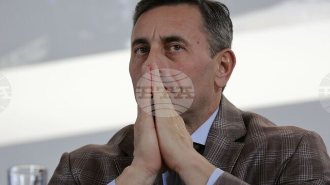 Румен Спецов освобождава председателя на Управителния съвет на “Луойл Нефтохим Бургас“ Евгени Маняхин 