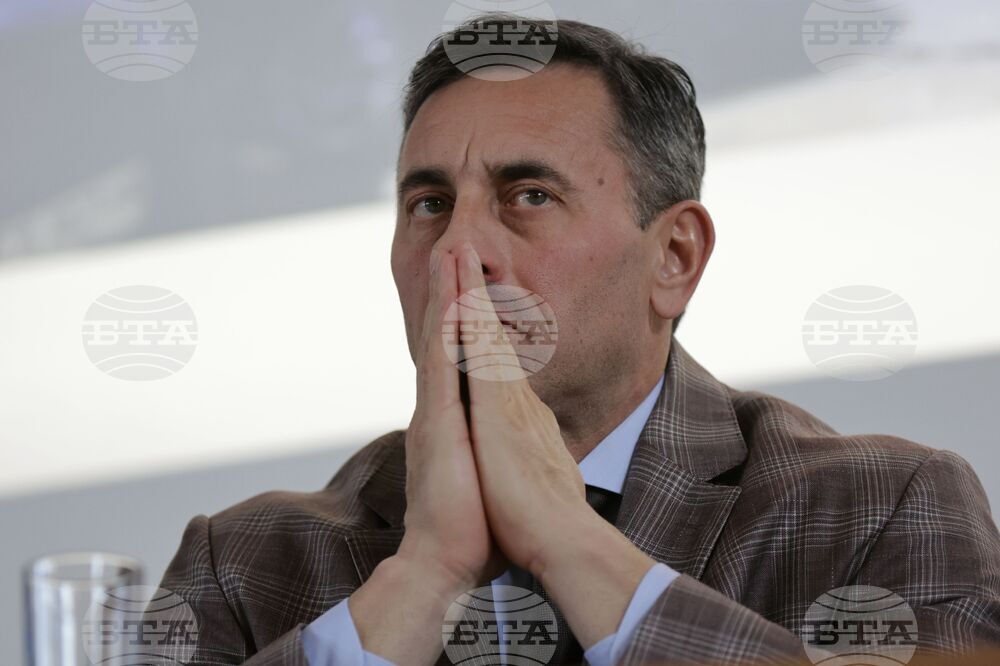 Румен Спецов освобождава председателя на Управителния съвет на „Лукойл Нефтохим Бургас“ Евгени Маняхин 