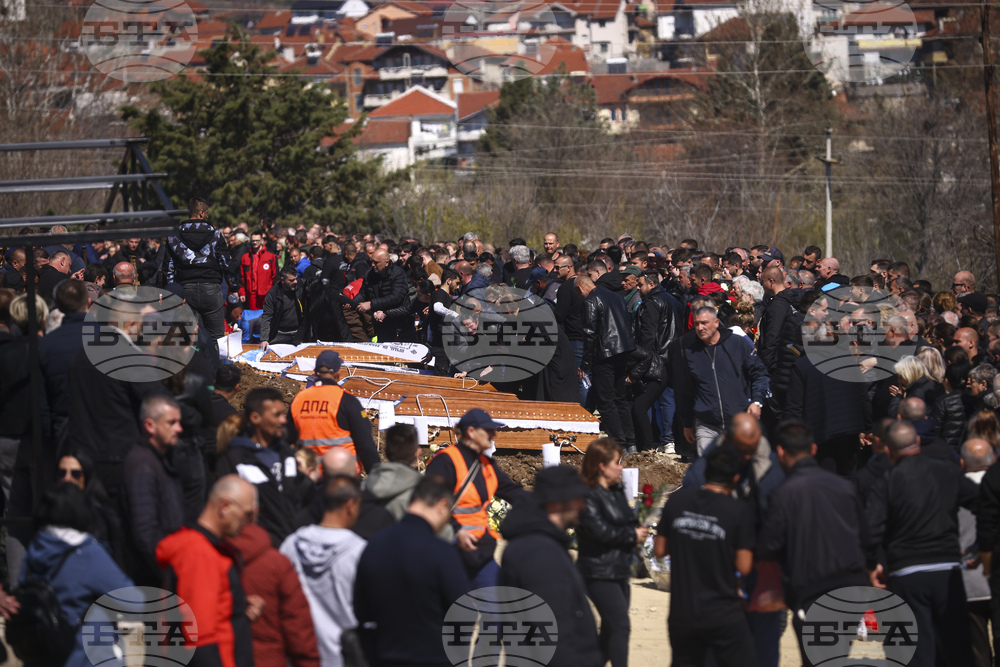 Хиляди присъстваха на погребенията на жертвите на пожара в нощен клуб в град Кочани, Северна Македония