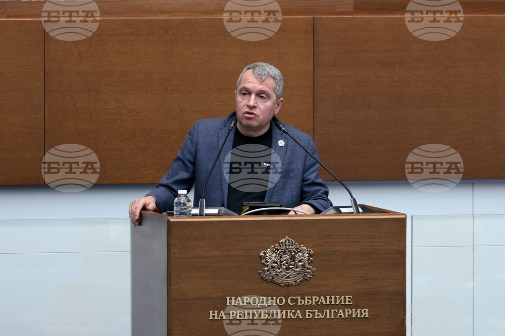 Тошко Йорданов предложи да бъдат удовлетворени част от исканията на протеста на КНСБ за сметка на бюджета на Конституционния съд