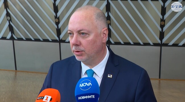 България трябва да развива отбранителната индустрия така, че да бъде нетен износител, според премиера Росен Желязков