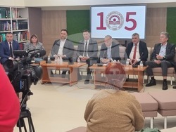 Министърът на образованието и науката Красимир Вълчев и ректори на висши икономически училища обсъдиха в УНСС предложения за промени в приема на студенти в направлението "Икономика". Снимка: Димитрина Ветова/БТА