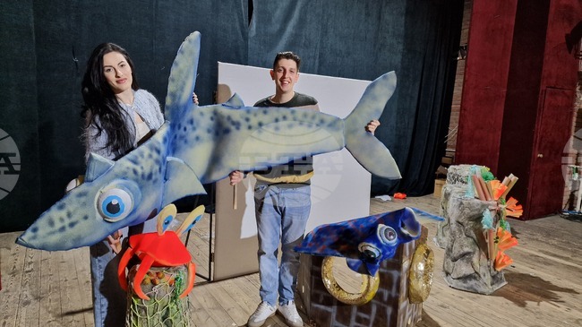 Актьорите в шуменския театър Валентин Методиев и Йоана Генчева заявиха, че са доволни от номинациите си за наградата "Сивина“