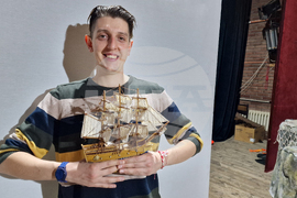 Шумен - куклени актьори - Йоана Генчева и Валентин Методиев