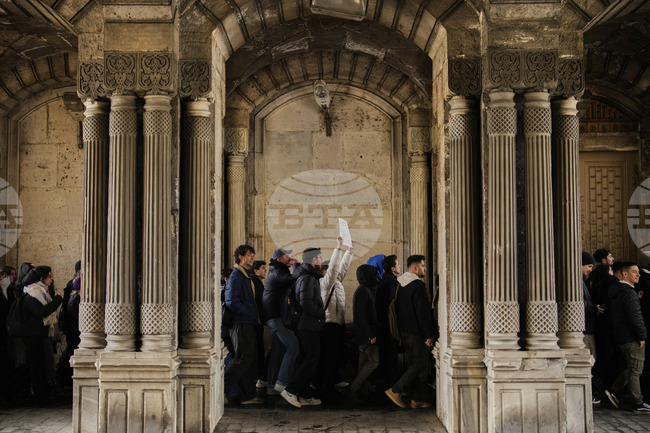 Турският министър на образованието отрече обвинения в отстраняване на кадри от елитни турски гимназии по политически причини