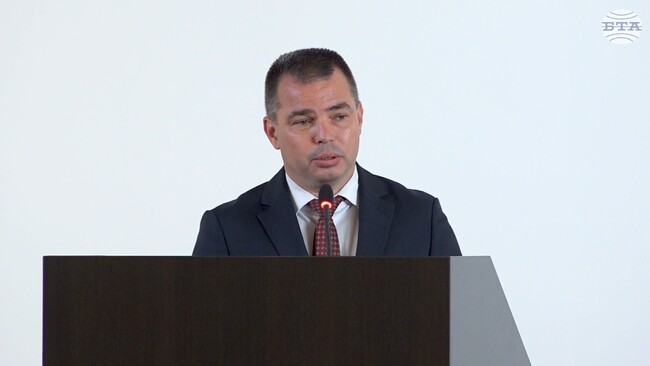 Има огромен спад в мигрантския натиск през територията на страната, но той не е спрял, каза главен комисар Антон Златанов