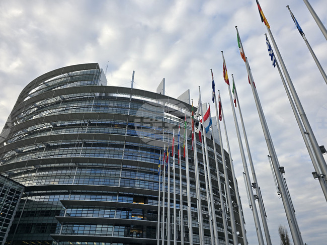 Арестуваните журналисти Анджей Почобут от Беларус и Мзия Амаглобели от Грузия са носители на наградата за свобода на мисълта "Сахаров" 2025 година