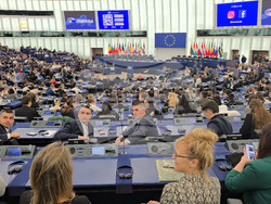 Франция - Страсбург - ЕП - "Евроскола" - дискусия