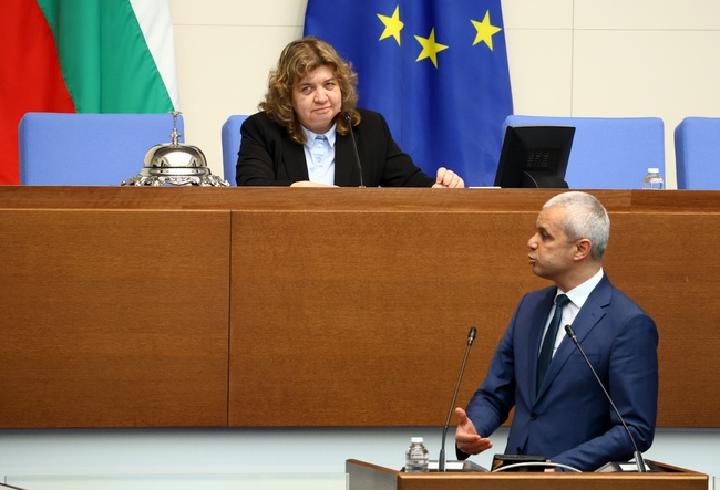 От "Възраждане" заявиха, че ще продължат да се борят за свободата на четиримата, задържани на протеста срещу еврото 