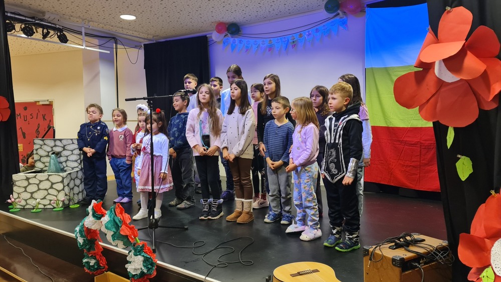 Празниците Баба Марта и Трети март бяха отбелязани в Българското училище „Паисий Хилендарски“ в Мюнхен