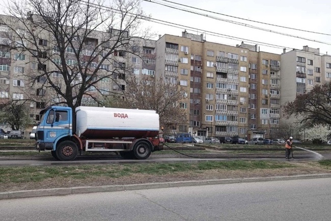 Започна пролетното почистване на улиците и булевардите в Пазарджик