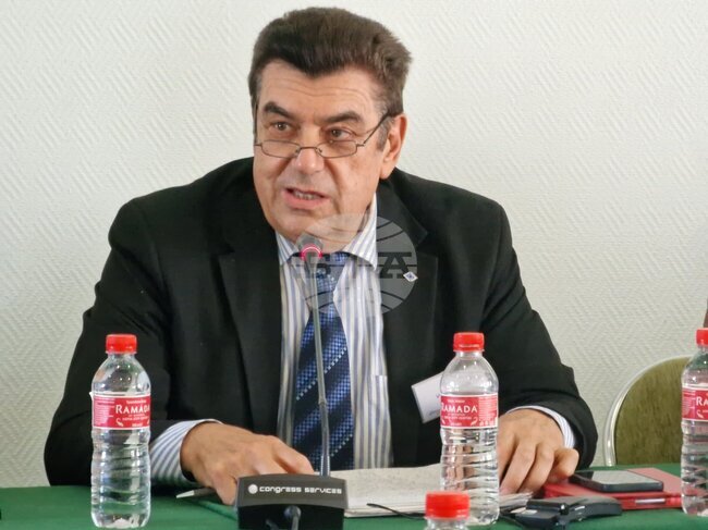 Ако се спазят късите срокове за закриване на мощности, ще има проблеми, каза в Пловдив вицепрезидентът на Европейския център за работническо обучение