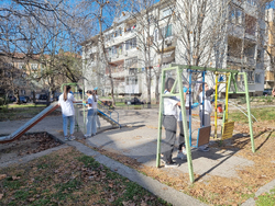 Плевен - ученици - пролетно почистване