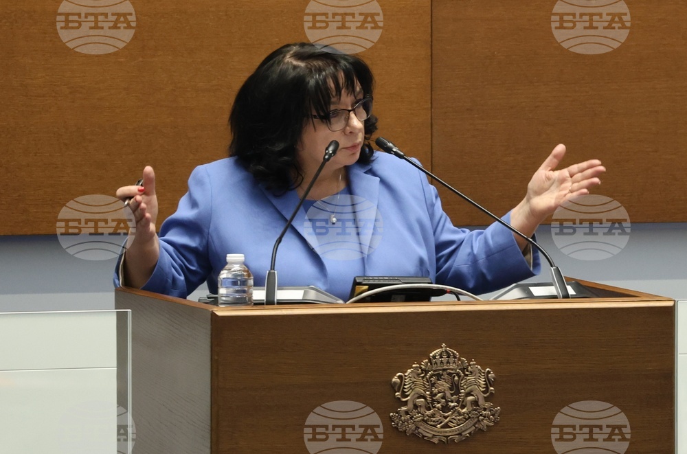 След близо 22-часово заседание депутатите приеха на второ четене държавния бюджет за 2025 г.