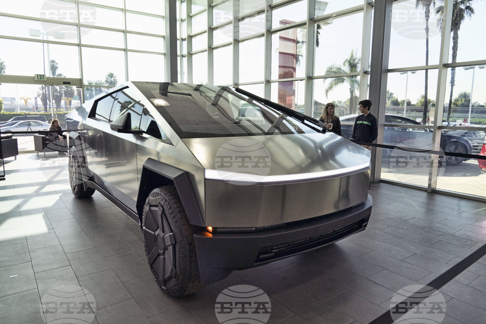 "Тесла" представя по-евтина версия на "Сайбъртрък“ и намалява цената на "Сайбърбийст"