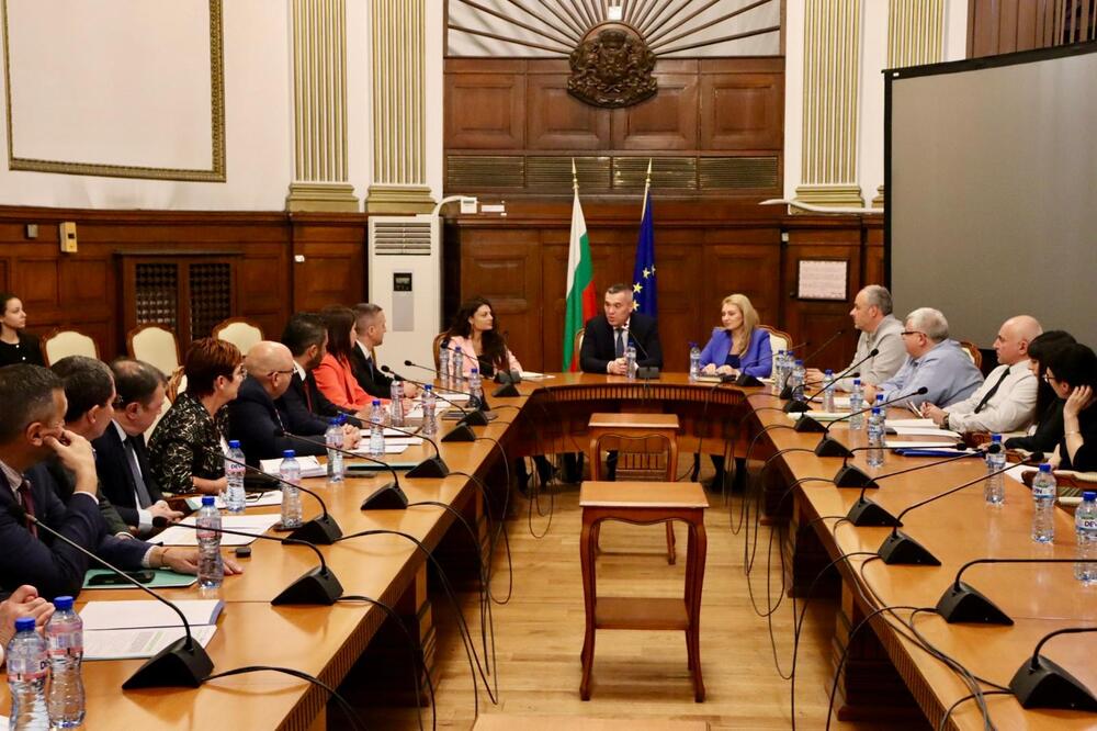 Министър Тахов пред НСОРБ: Стремим се към максимално облагородяване на селските райони