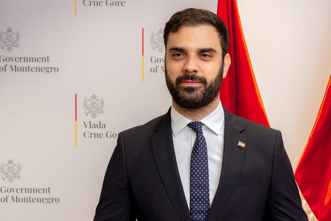 МИНА: Фериботната услуга Бар – Анкона е договорена, каза черногорският министър по морските въпроси