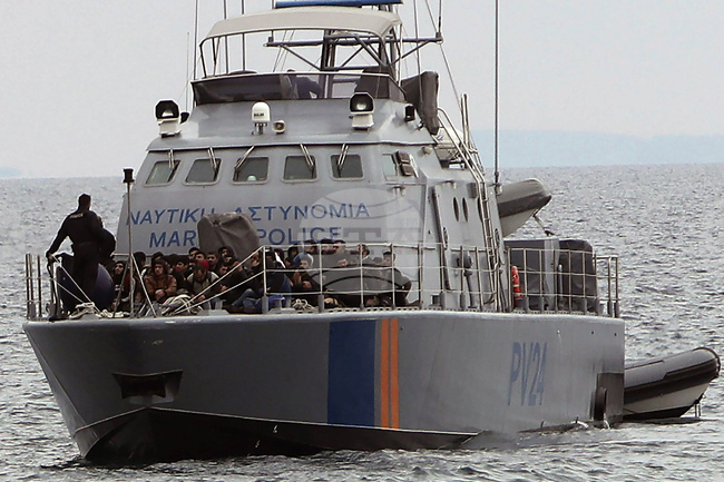 Кипър е започнал да връща мигранти в Сирия, твърди кипърски вестник