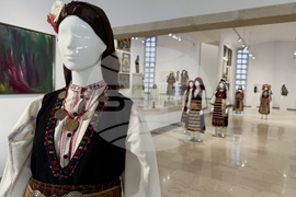 Казанлък - дамски носии - изложба