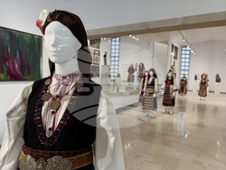 Казанлък - дамски носии - изложба