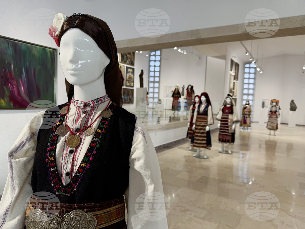 Казанлък - дамски носии - изложба