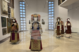 Казанлък - дамски носии - изложба