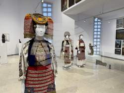 Казанлък - дамски носии - изложба