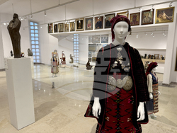 Казанлък - дамски носии - изложба