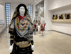 Казанлък - дамски носии - изложба