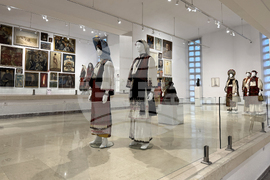 Казанлък - дамски носии - изложба