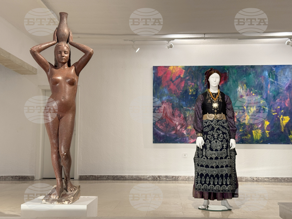 Казанлък - дамски носии - изложба