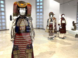 Казанлък - дамски носии - изложба