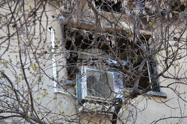 Откриха овъглено тяло на мястото на пожара в пловдивския район „Южен“; огънят вече е потушен