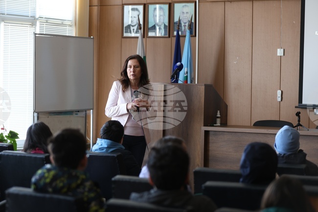 Очаква се пролетта да е със сезонни температури около или над нормата, каза за БТА синоптикът Анастасия Стойчева от НИМХ