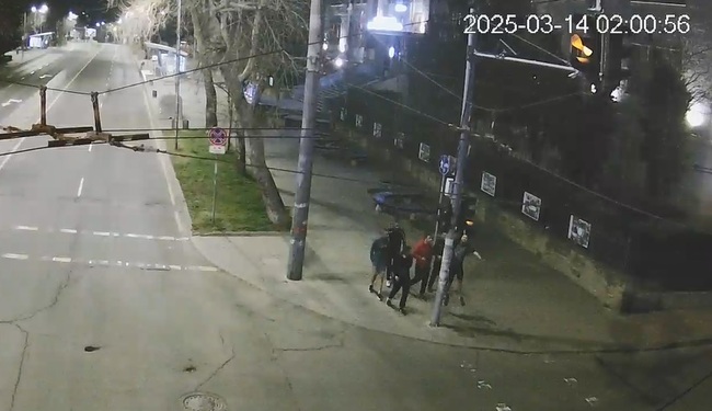 Вандали откраднаха два светофара от възлови кръстовища в Бургас, съобщиха от Общината