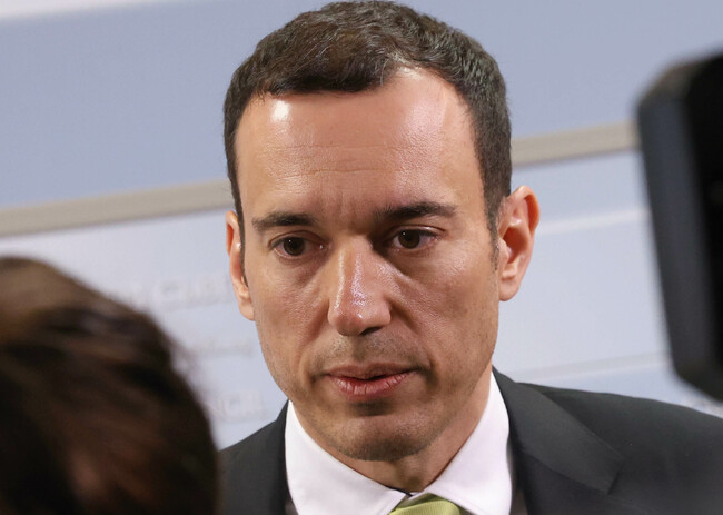 Има внесен идеен проект за строеж на над 200-метрова сграда на бул. "Черни връх", но той не е одобрен, каза кметът Васил Терзиев