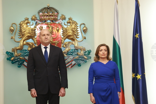 Президентът Румен Радев удостои с орден "Мадарски конник" първа степен посланика на Италия у нас Джузепина Дзара