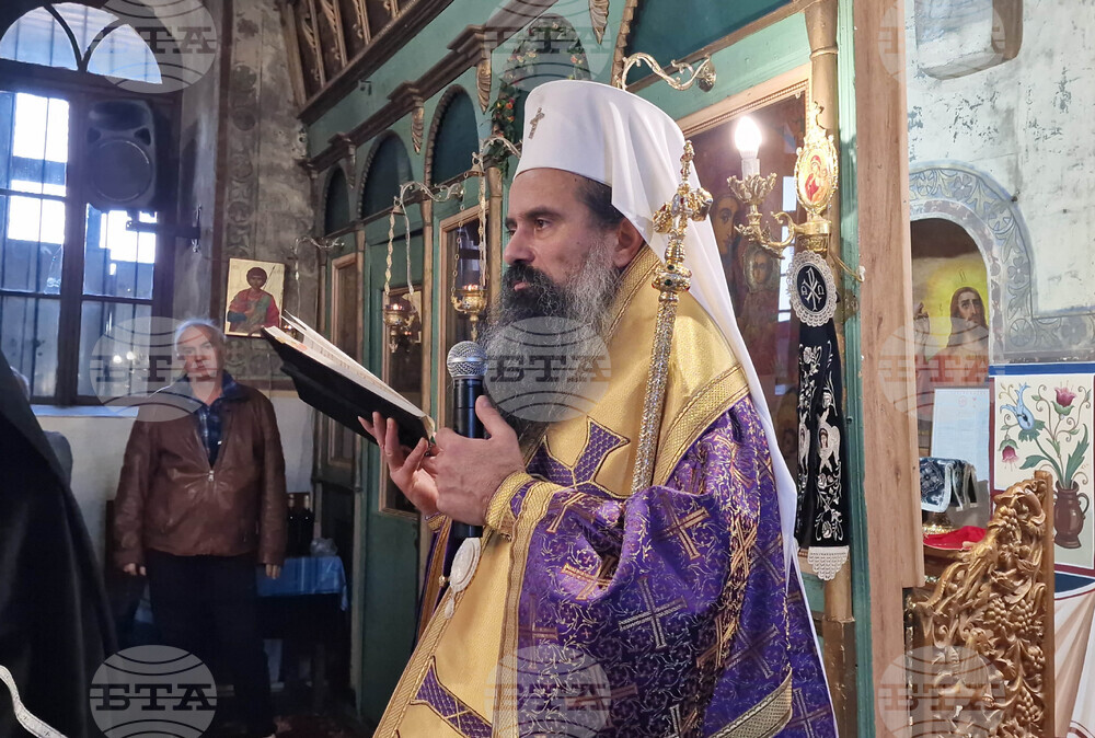 Ихтиман - Преждеосвещена света литургия - патриарх Даниил