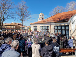 Ихтиман - Преждеосвещена света литургия - патриарх Даниил