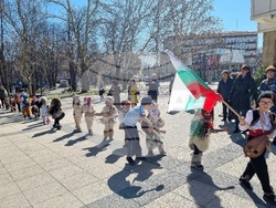 Монтана - деца - кукери