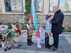 Монтана - деца - кукери