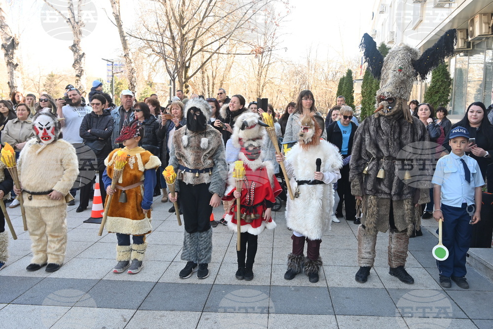 Монтана - деца - кукери