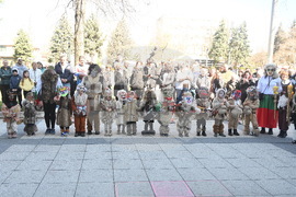 Монтана - деца - кукери