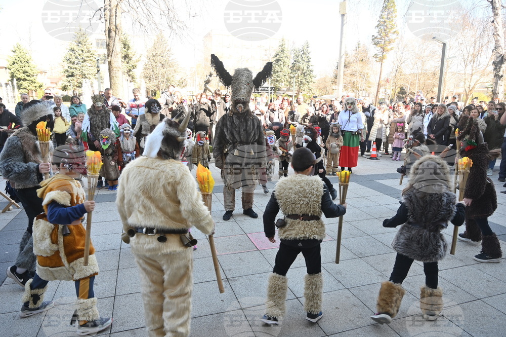 Монтана - деца - кукери